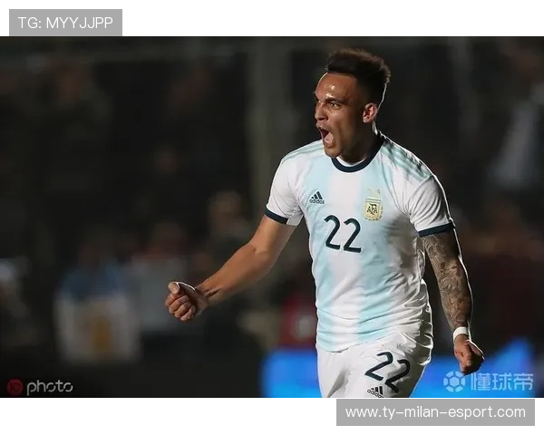 劳塔罗撕裂防线的一瞬间极具观赏性:在极锋系列中重现的速度美学 劳塔罗撕裂防线的一瞬间极具观赏性:在极锋系列中重现的速度美学